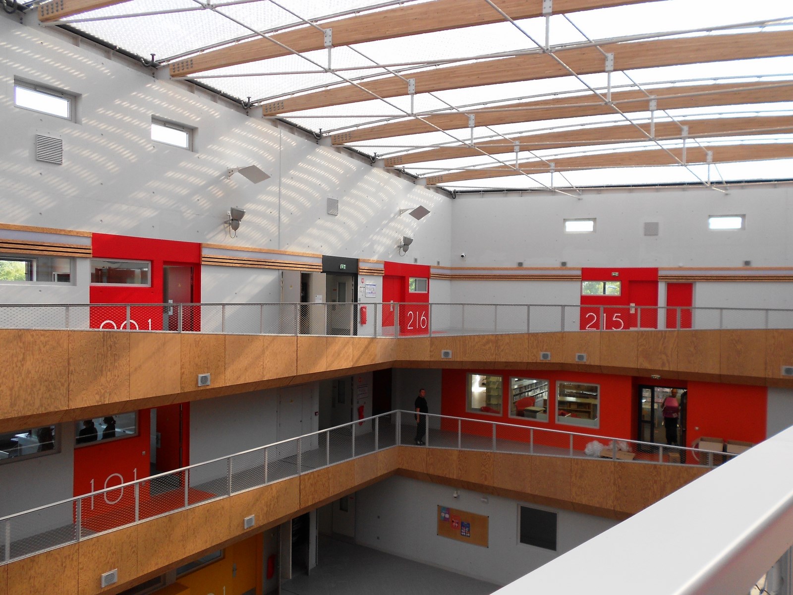 COLLEGE SIMONE DE BEAUVOIR  MANING